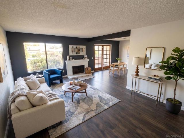 4933 Camino David