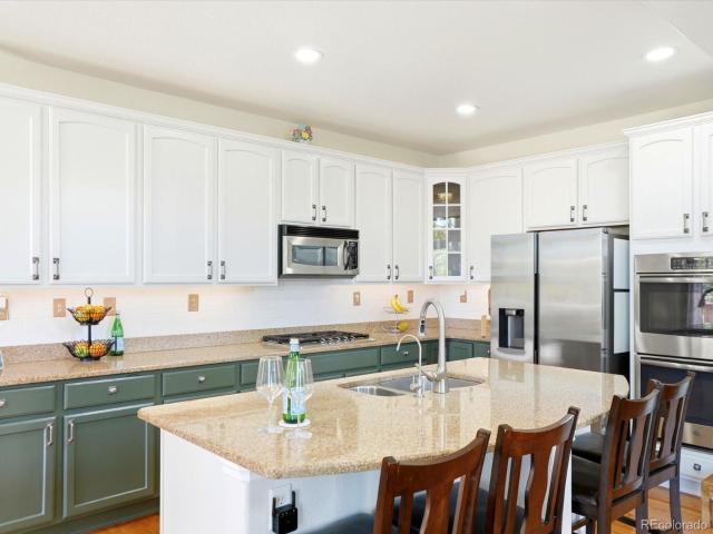 4946 Bluegate Drive