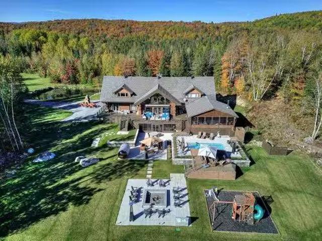 494 Ch. De Chertsey, Estérel, QC, J0T 1L0 Luxury House for s.