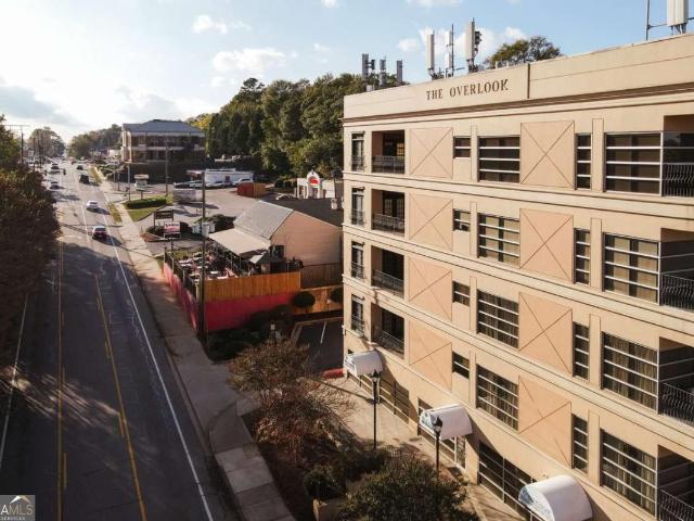 494 Baxter Street 32