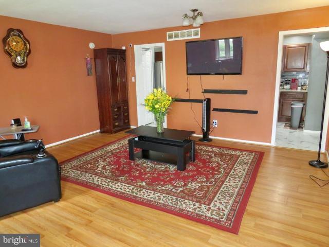 494 Kenilworth Court