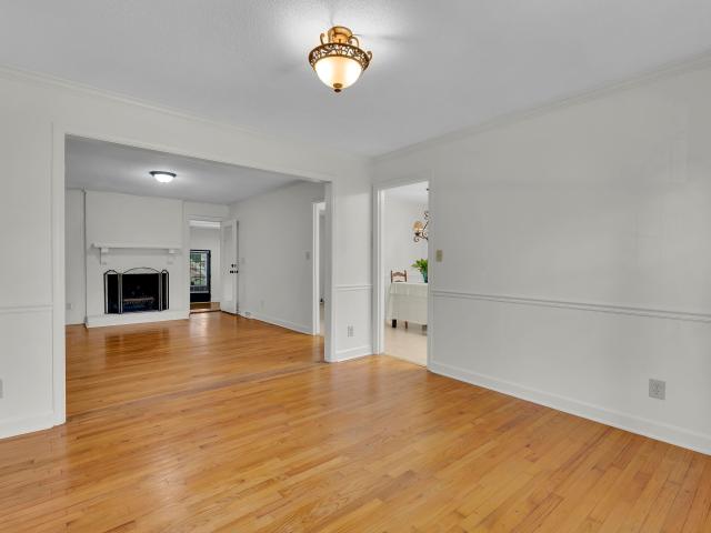 4954 Vineyard Lane