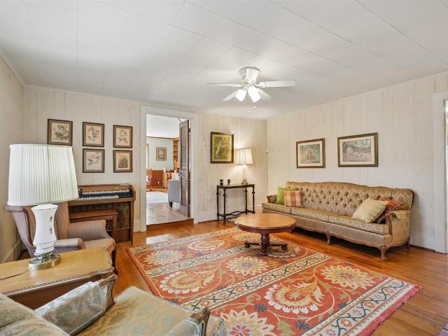 4955 Bowling Green Road