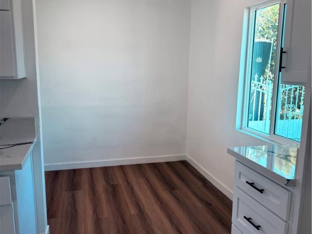 4956 E San Carlos