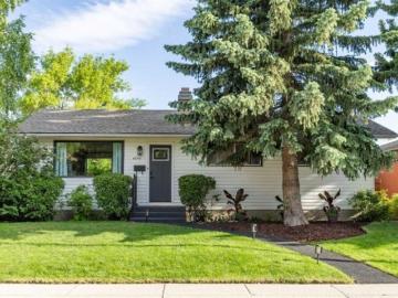 4952 Vanguard Road Nw, Calgary, AB, T3A 0R5 house for sale | Listing ID A2322 | Royal LePage