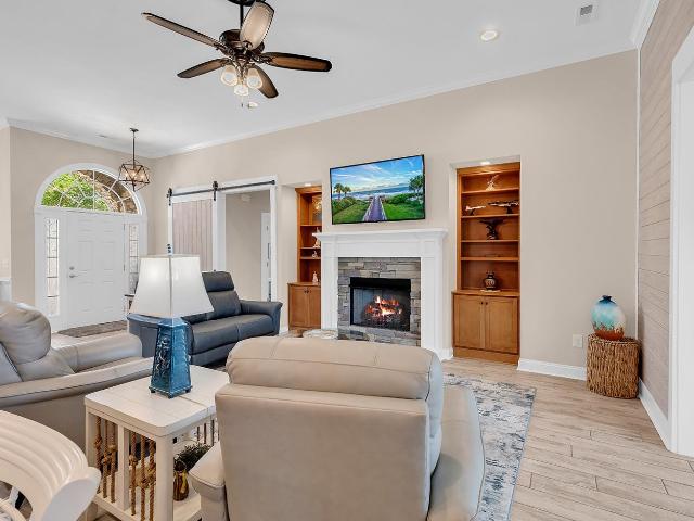 4953 Westwind Dr