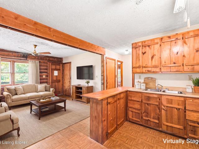 495 E ValleyView Dr