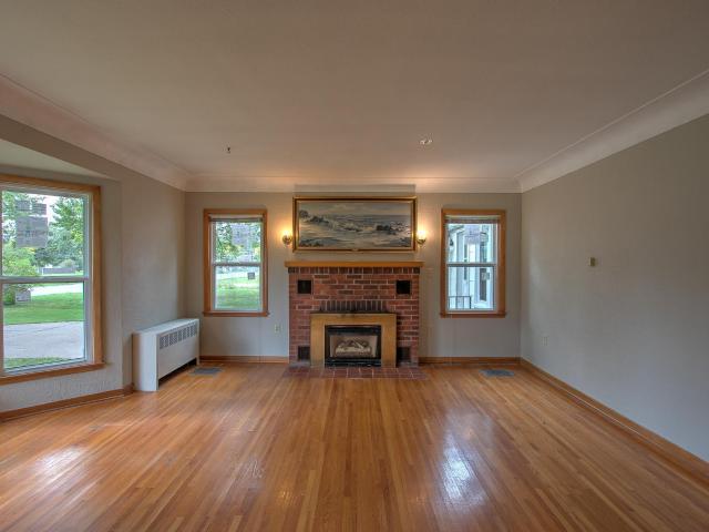 495 W 1st Street