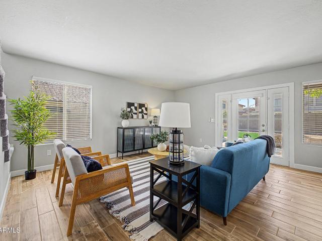 495 w douglas avenue