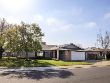 495 Valdapena Way, Escalon, CA 95320 | MLS #226009