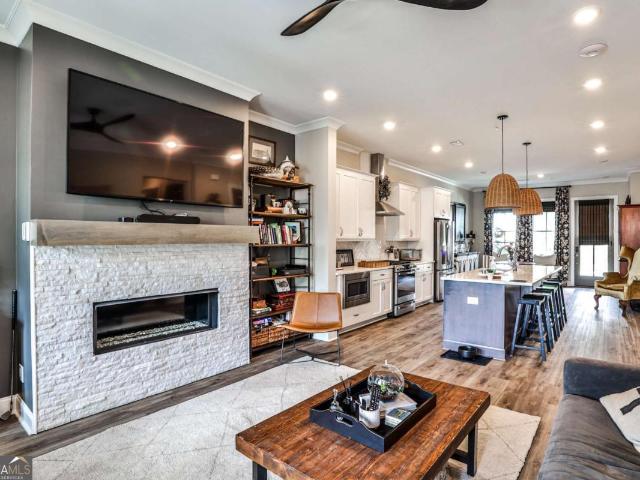 4965 Sealy Circle