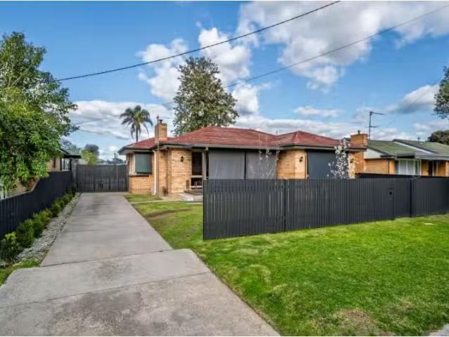 496 Parnall Street, Lavington House for rent Listed by Sophia.