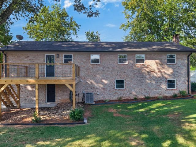496 Phyllis Circle