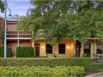 496 Wodonga Place, ALBURY Townhouse for rent Listed by Emily.