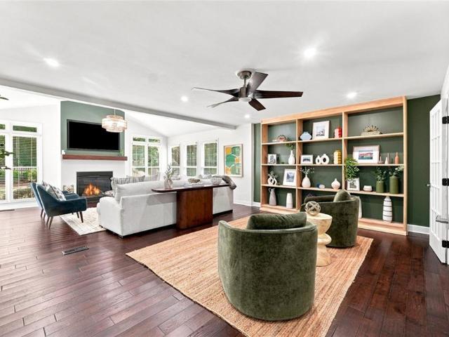 4978 Heatherdale Lane