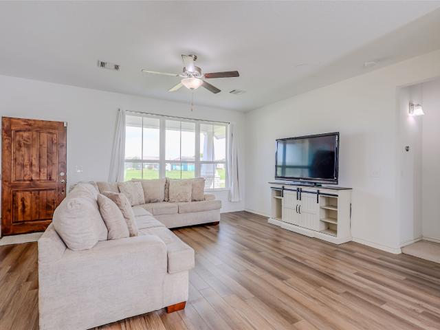 497 Arrowhead Drive
