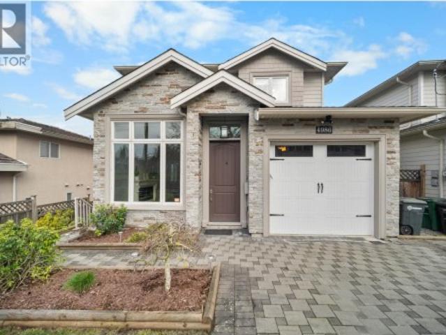 4986 Inman Avenue, Burnaby, BC, V5G 2Y6 house for sale | Listing ID R3161 | Royal LePage