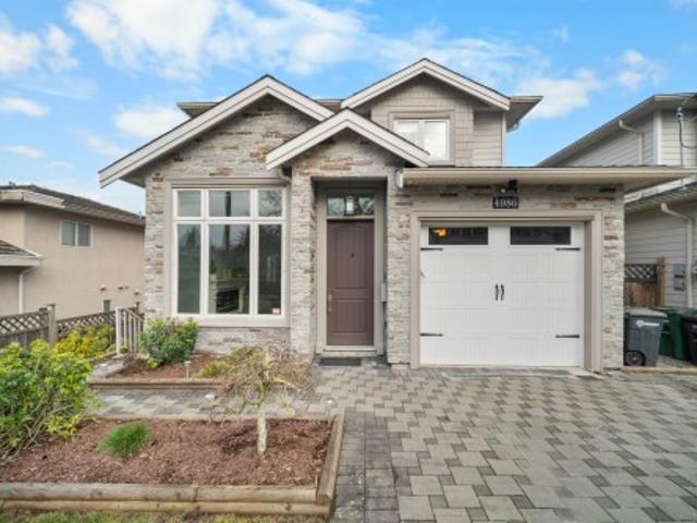 4986 Inman Avenue, Burnaby, BC, V5G 2Y6 Luxury Duplex for sale | Listing ID R3176 | Royal LePage Carriage Trade Luxury Properties