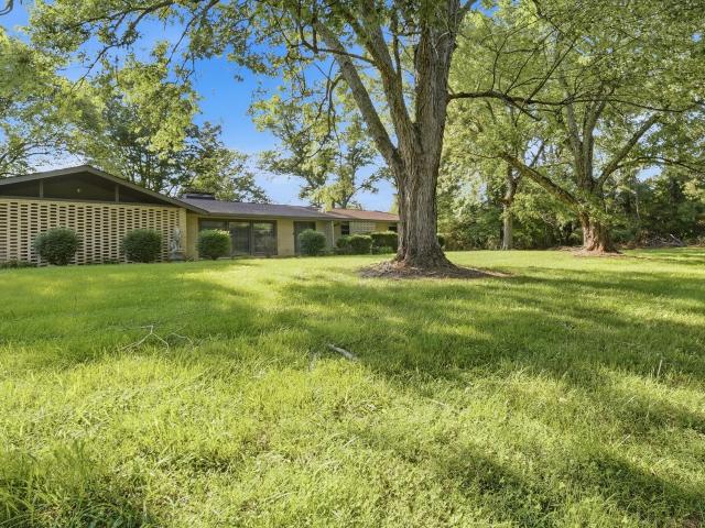 4989 Cleveland Highway