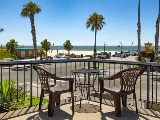 4980 SANDYLAND RD APT 203, CARPINTERIA, CA 93013