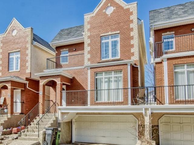 49 8403 Av Nw, Edmonton, AB, T5Z 3Y2 townhouse for sale | Listing ID E4491 | Royal LePage