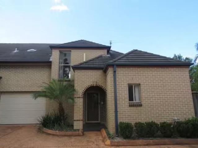 4/9 Tennyson Parade, GUILDFORD, NSW 2161 Townhouse for Rent