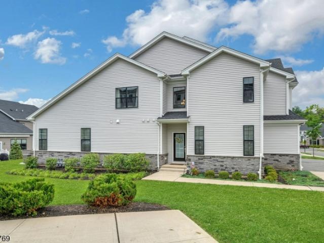49 Whitney Ave