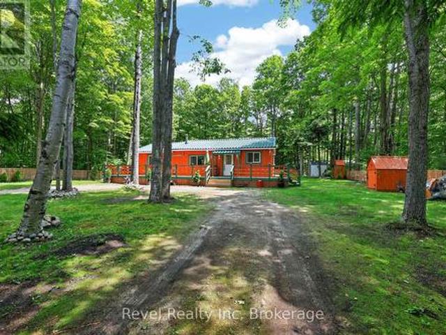 49 Wolfe Trail, Tiny, ON, L9M 0H7 house for sale | Listing ID S13561 | Royal LePage