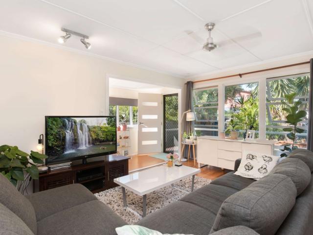 49 Yanderra Avenue, ARANA HILLS, QLD 4054