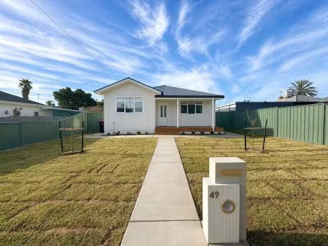 49 Acacia Avenue, Leeton House for rent Listed by Tegan Papas.