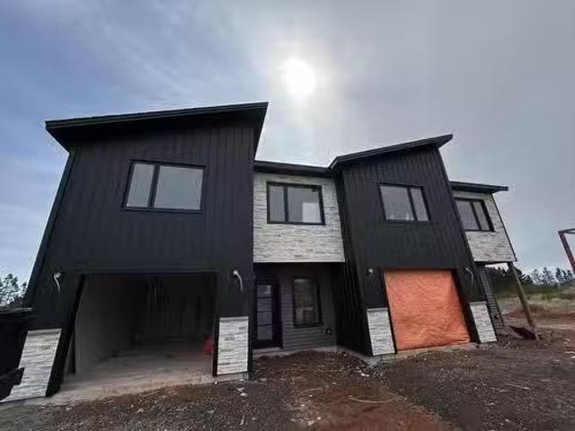 49 Airfield Court, West Royalty, PE, C1E 3P7 house for sale.