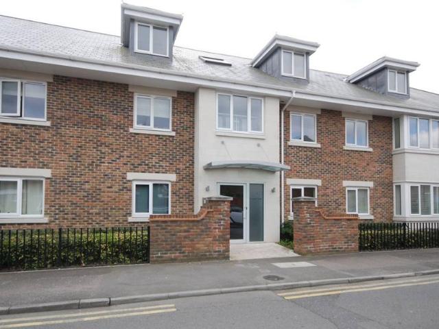 49 Alpha Road, London, KT5 8PR, United Kingdom | 2 bed apartment for rent #138930537 | Rentberry