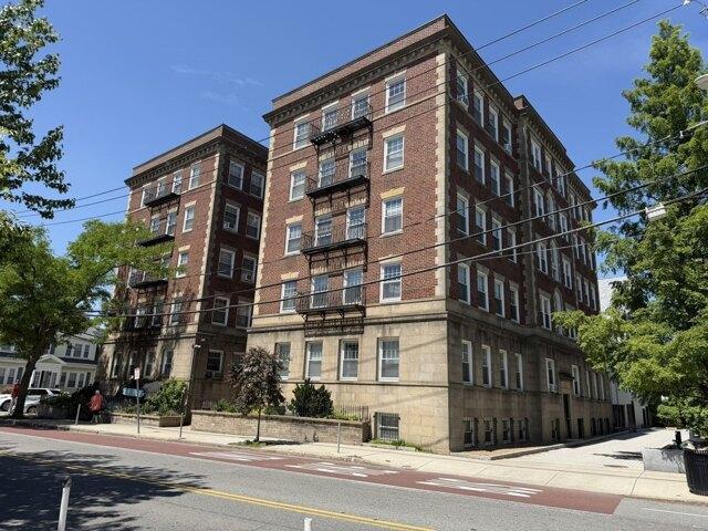 49 bedroom, Somerville MA 02144 105575129