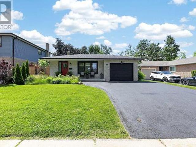 49 Belcourt Avenue, Barrie, ON, L4M 4E5 house for sale | Listing ID S13458 | Royal LePage