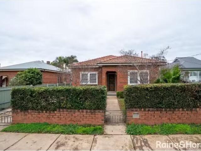 49 Bourke Street, TURVEY PARK House for rent Listed by Raine.