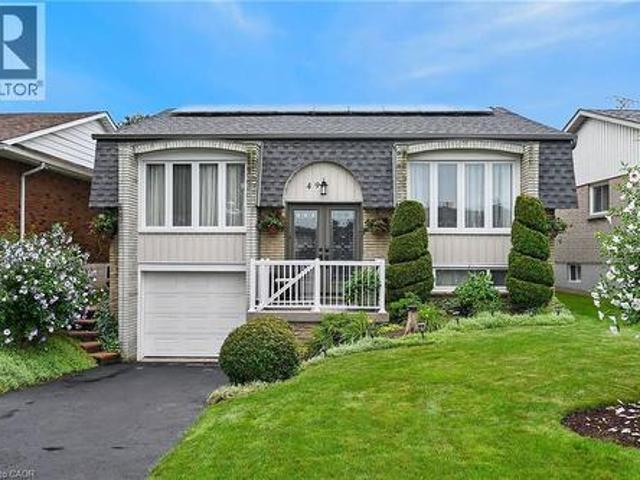49 Brookstream Court, Hamilton, ON, L8K 6J3 house for sale | Listing ID 40855 | Royal LePage