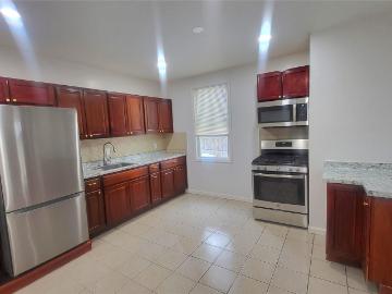 49 Carroll St, Unit 1, Poughkeepsie, NY 12601 | MLS #1000