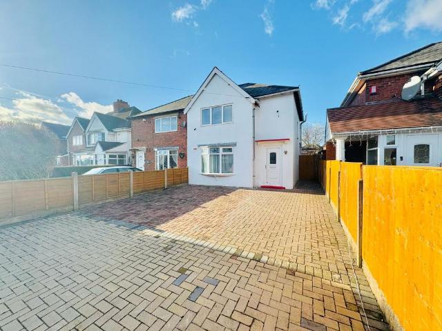 49 Chestnut Road, Bloxwich, WS3 1BD, United Kingdom | 3 bed duplex for rent #139544222 | Rentberry
