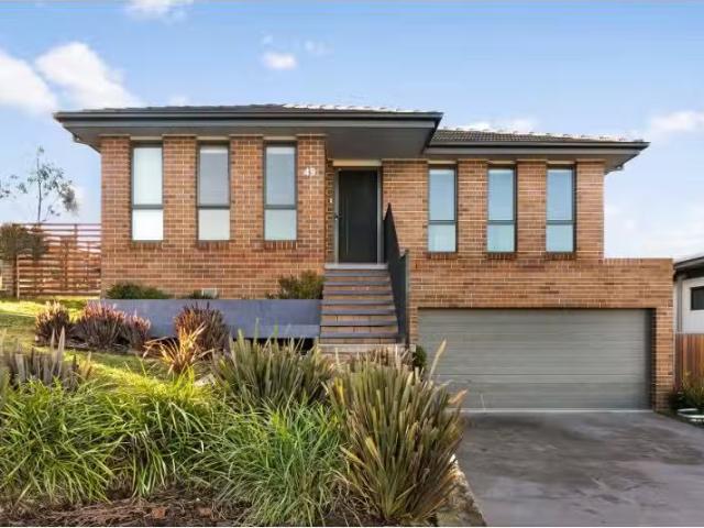 49 Cooley Crescent, Casey House for rent Listed by Lagan Puri.