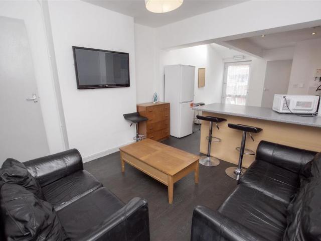49 Dawlish Road, Metchley, B29 7AF, United Kingdom | 4 bed house for rent #135189864 | Rentberry