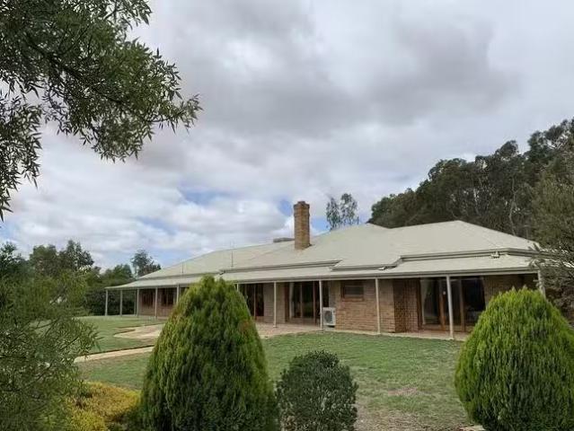 49 Downers Road, Oakbank, SA 5243