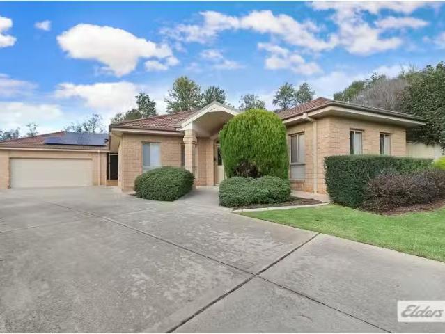 49 Dunne Crescent, Thurgoona House for rent Listed by Jenna R.