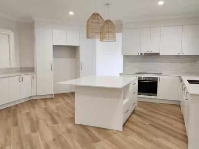49 Gary Player Crescent, PARKWOOD, QLD 4214 House for Rent