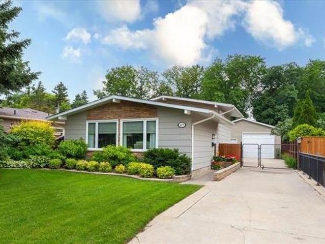 49 Glenthorne Cr, Winnipeg, MB, R2M 4C8 house for sale | Listing ID 202622 | Royal LePage