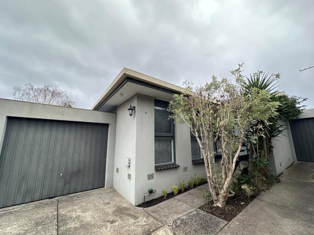 4/9 Grey Street, Balwyn
