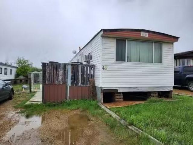49 Greenwood Villa, Drumheller, AB, T0J 0Y2 house for sale.