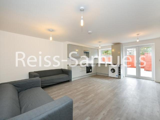 49 Lockesfield Place, London, E14 3AJ, United Kingdom | 6 bed townhouse for rent #139264924 | Rentberry