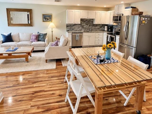 49 Main Unit E, Bourne, US, MA