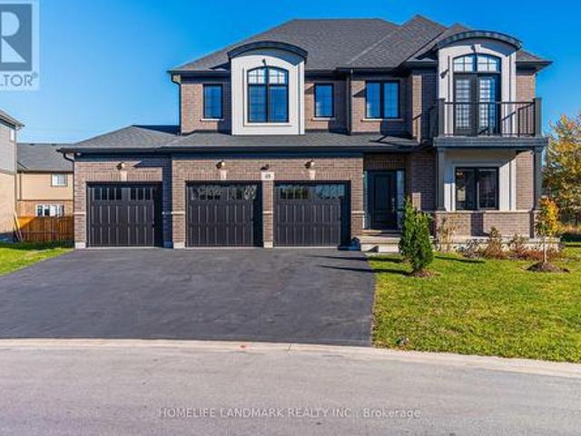 49 Monarch Street, Welland, ON, L3C 0E6 house for sale | Listing ID X12980 | Royal LePage