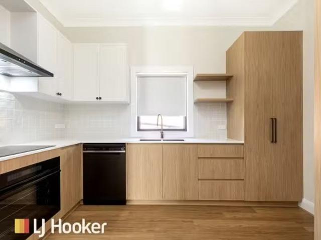 49 Napier Street, EAST TAMWORTH House for rent Listed by Whit.